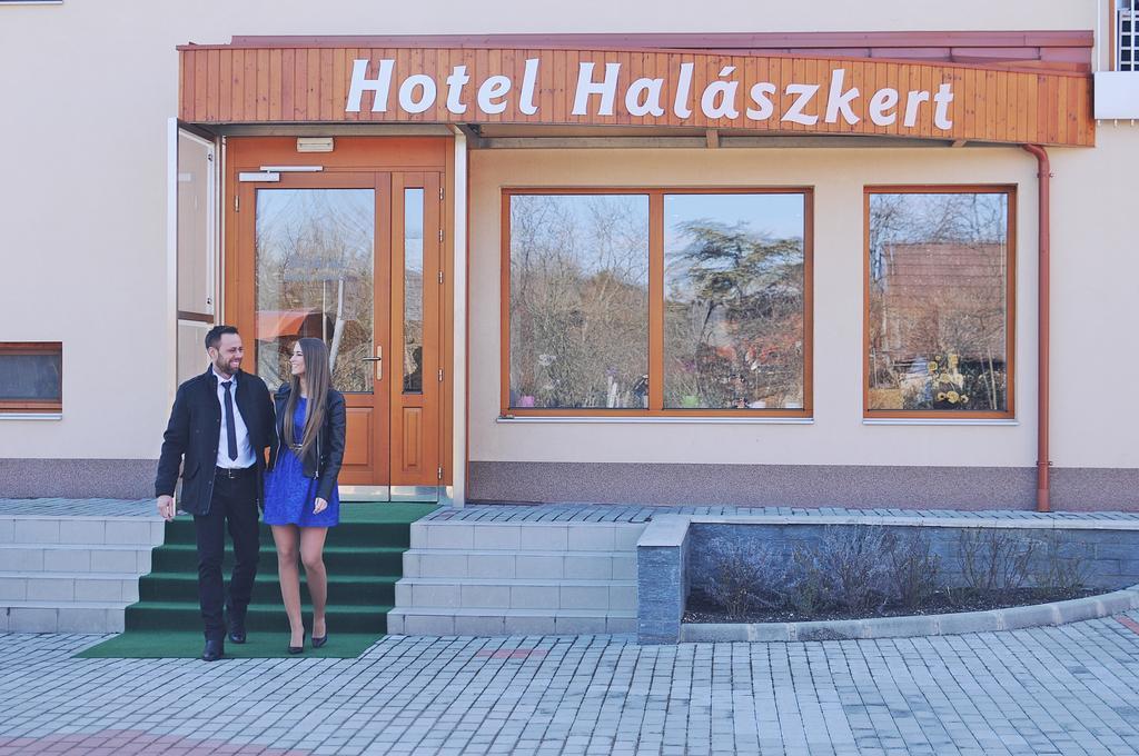 Hotel Halaszkert Badacsony Бадачоньтомай Экстерьер фото