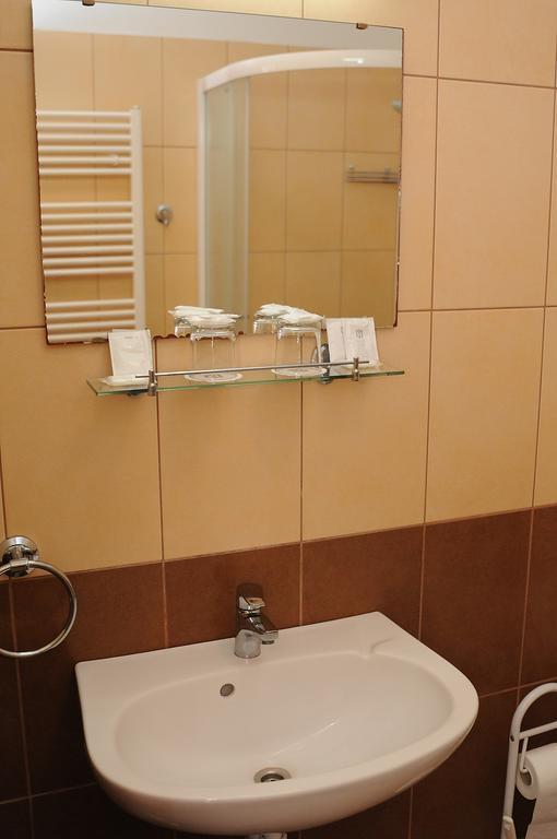 Hotel Halaszkert Badacsony Бадачоньтомай Экстерьер фото